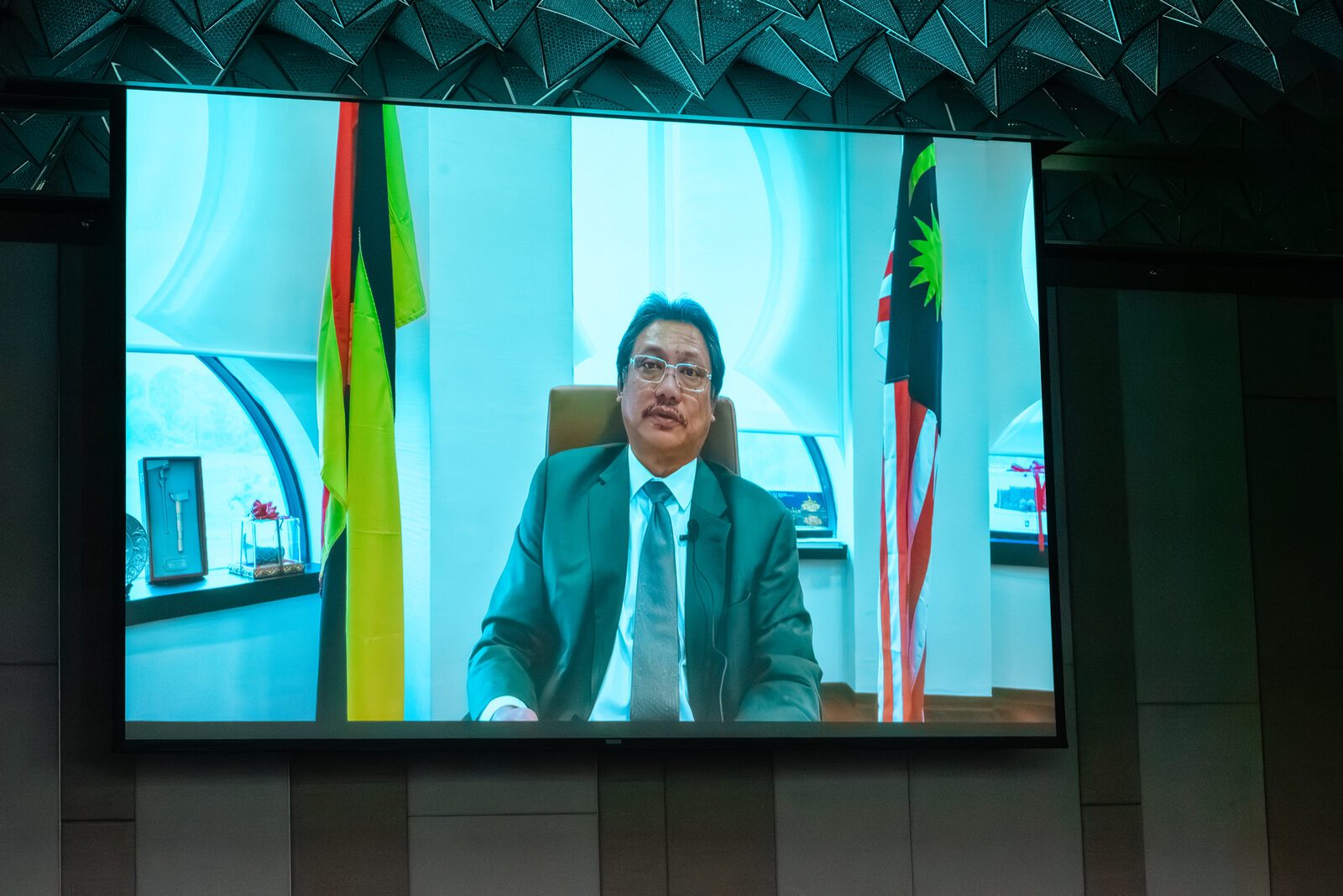 YB Datuk Dr. Hj. Hazland Bin Hj. Abang Hipni delivers the opening address